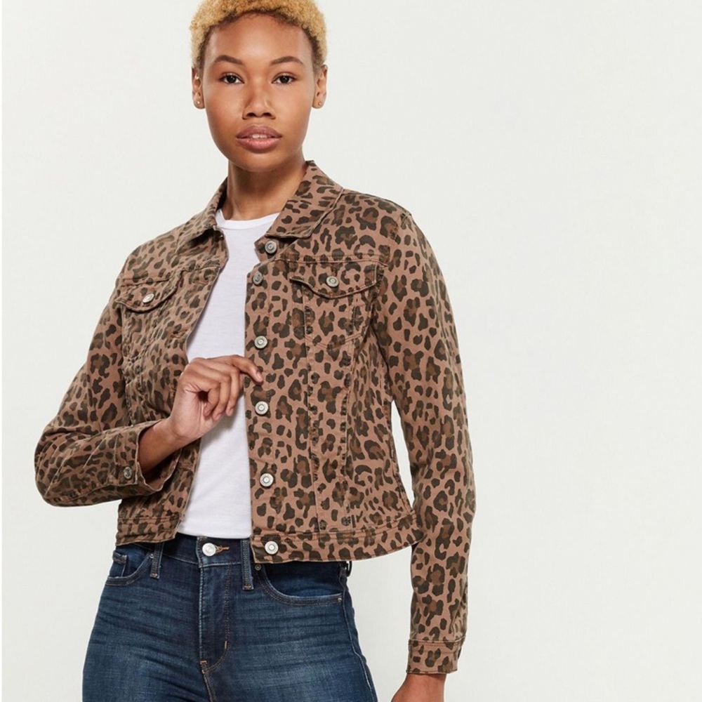 Kensi Leopard Print Denim Jacket NWT size Large